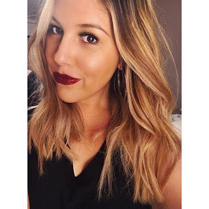 Meet your Posher, Elyssa